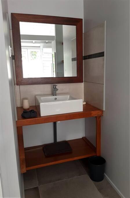 Caraibes Cottage Grenat Piscine Privee 900M De Grande Anse 데샤이에스 외부 사진