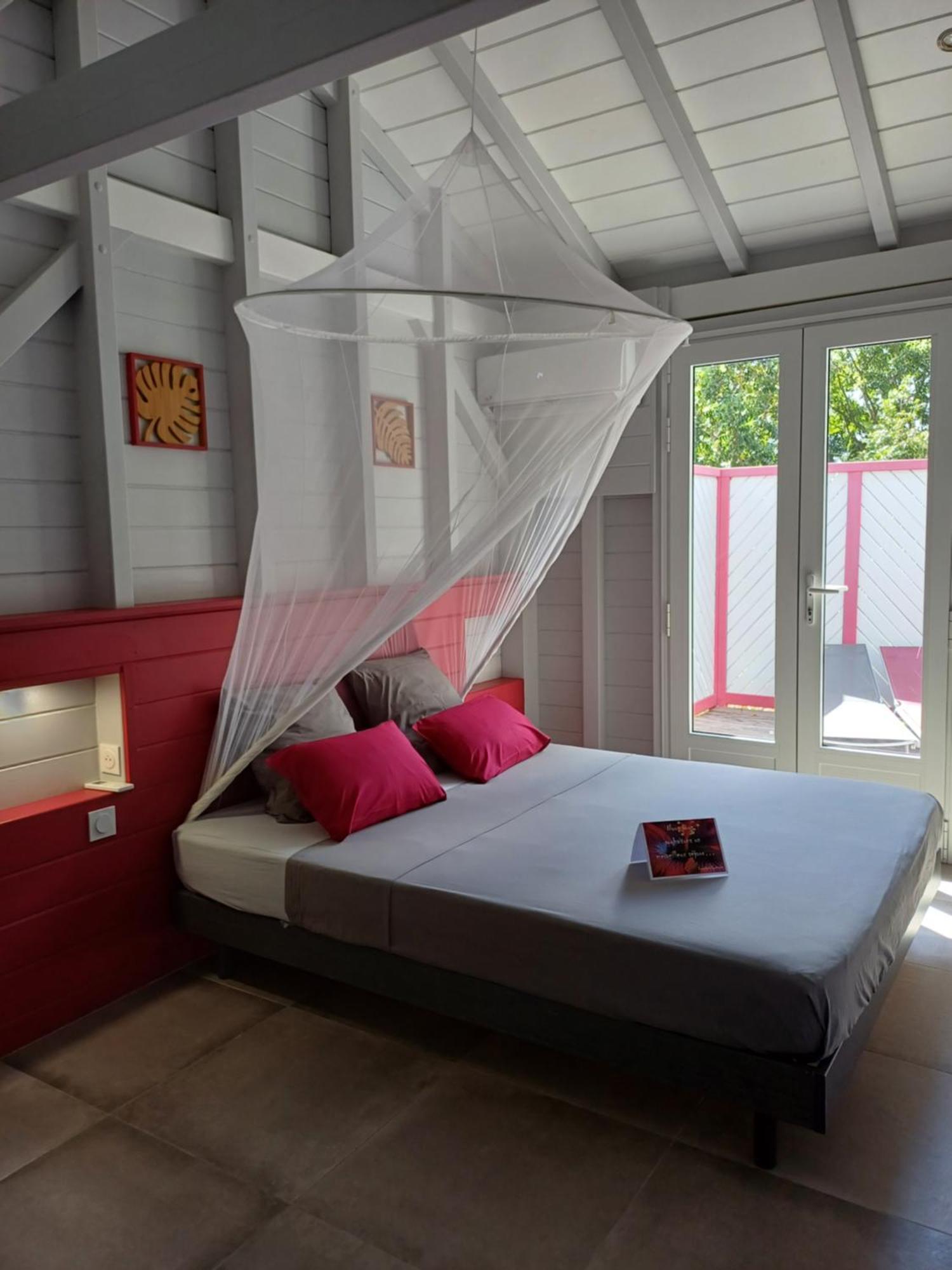 Caraibes Cottage Grenat Piscine Privee 900M De Grande Anse 데샤이에스 외부 사진
