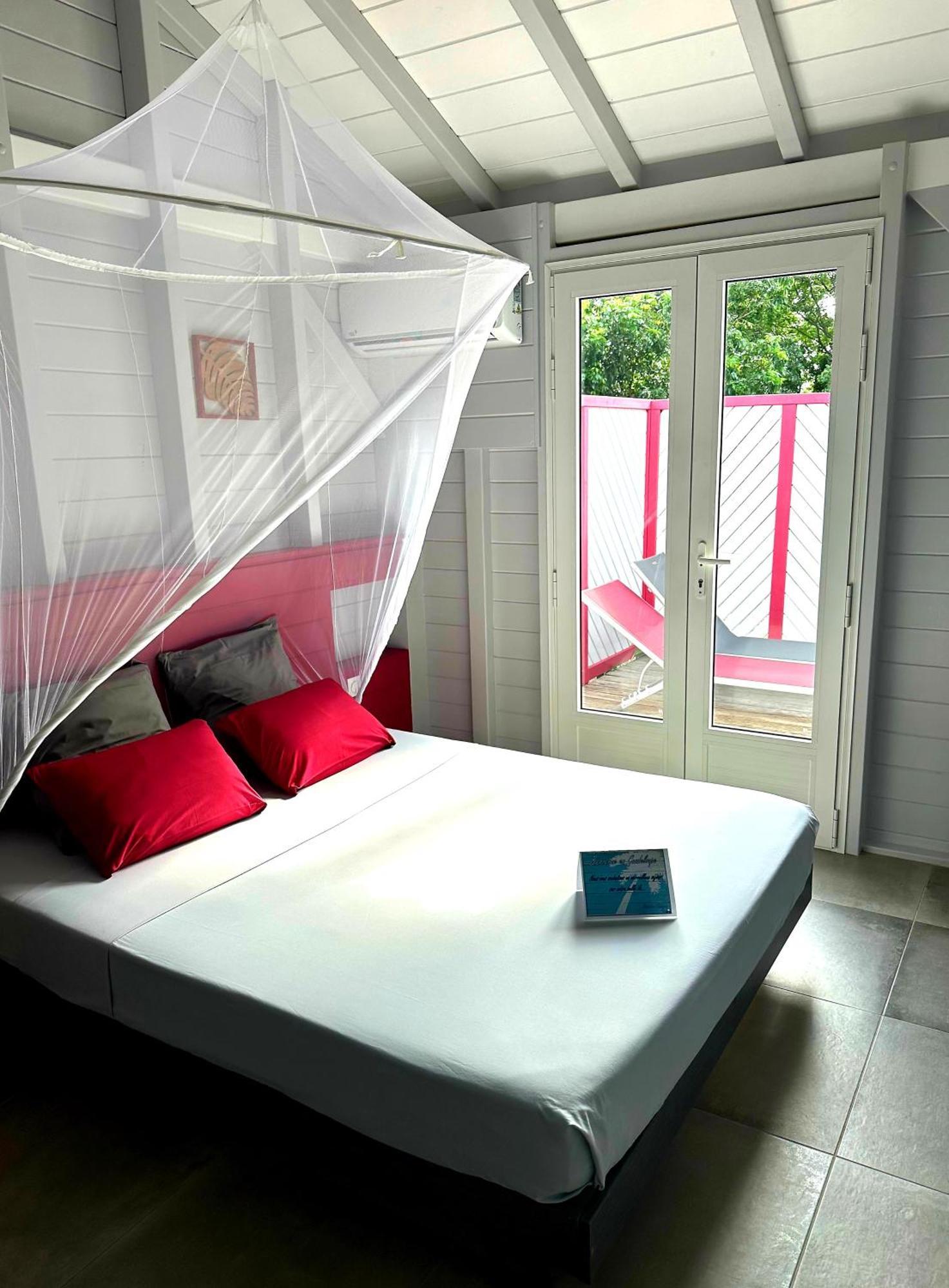 Caraibes Cottage Grenat Piscine Privee 900M De Grande Anse 데샤이에스 외부 사진